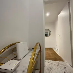  Apartment Savoia House, Modern Near Borghese
